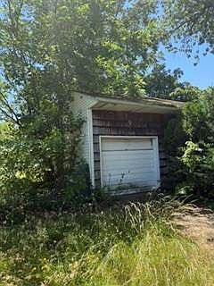 2nd image of 196 Louise Dr