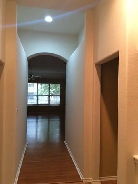 3 bed, 2.0 bath, 2300 sqft, $2,395 — Photo 3