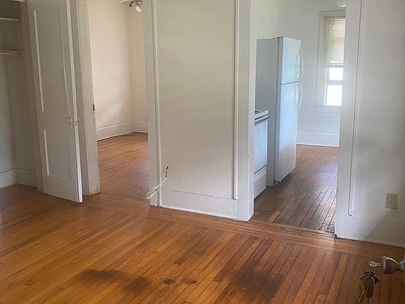 4th image of 627 E Concord St APT F