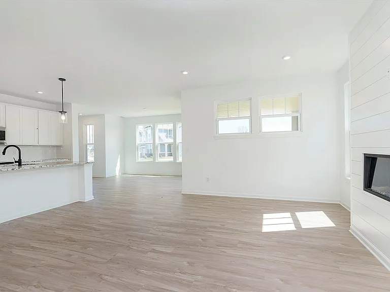 15905 Tharp Woods Dr — Photo 14