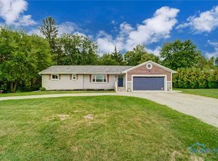 725 W Front St, Pemberville, OH 43450