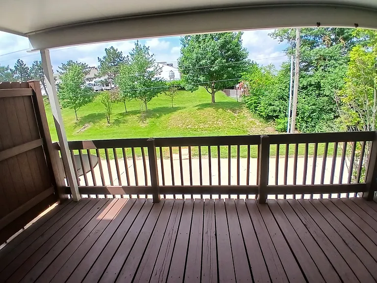 1614 Forest Hills Dr — Photo 2