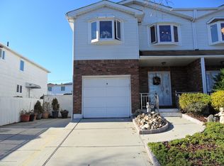 4 Mott St, Staten Island, NY 10312
