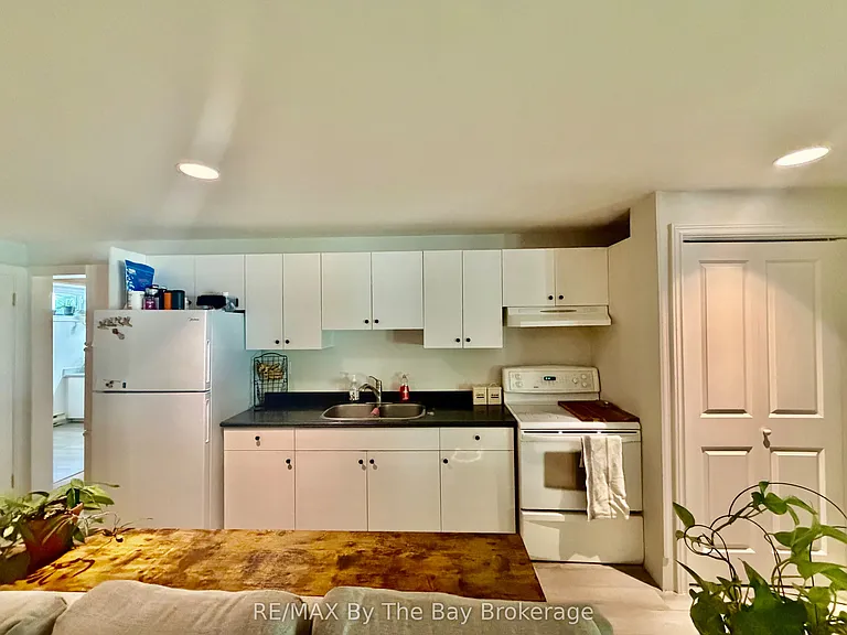 24 Bridlewood Cres — Photo 13