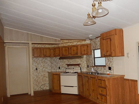 3rd image of 102 Buck Creek Dr