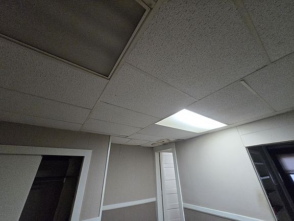 3rd image of 801 W North St APT 2