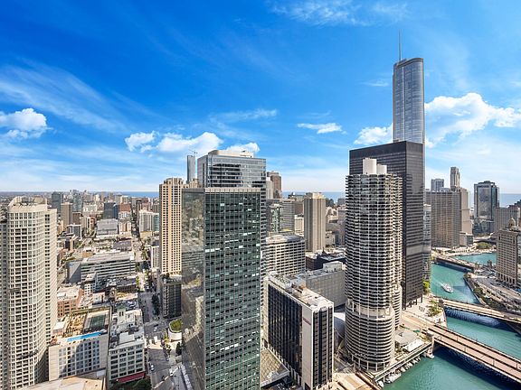 4th image of 112 N Wacker Dr #4806