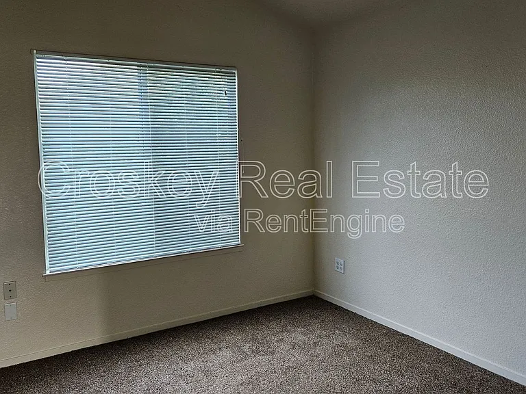 1952 Kettle Rock Ct — Photo 9