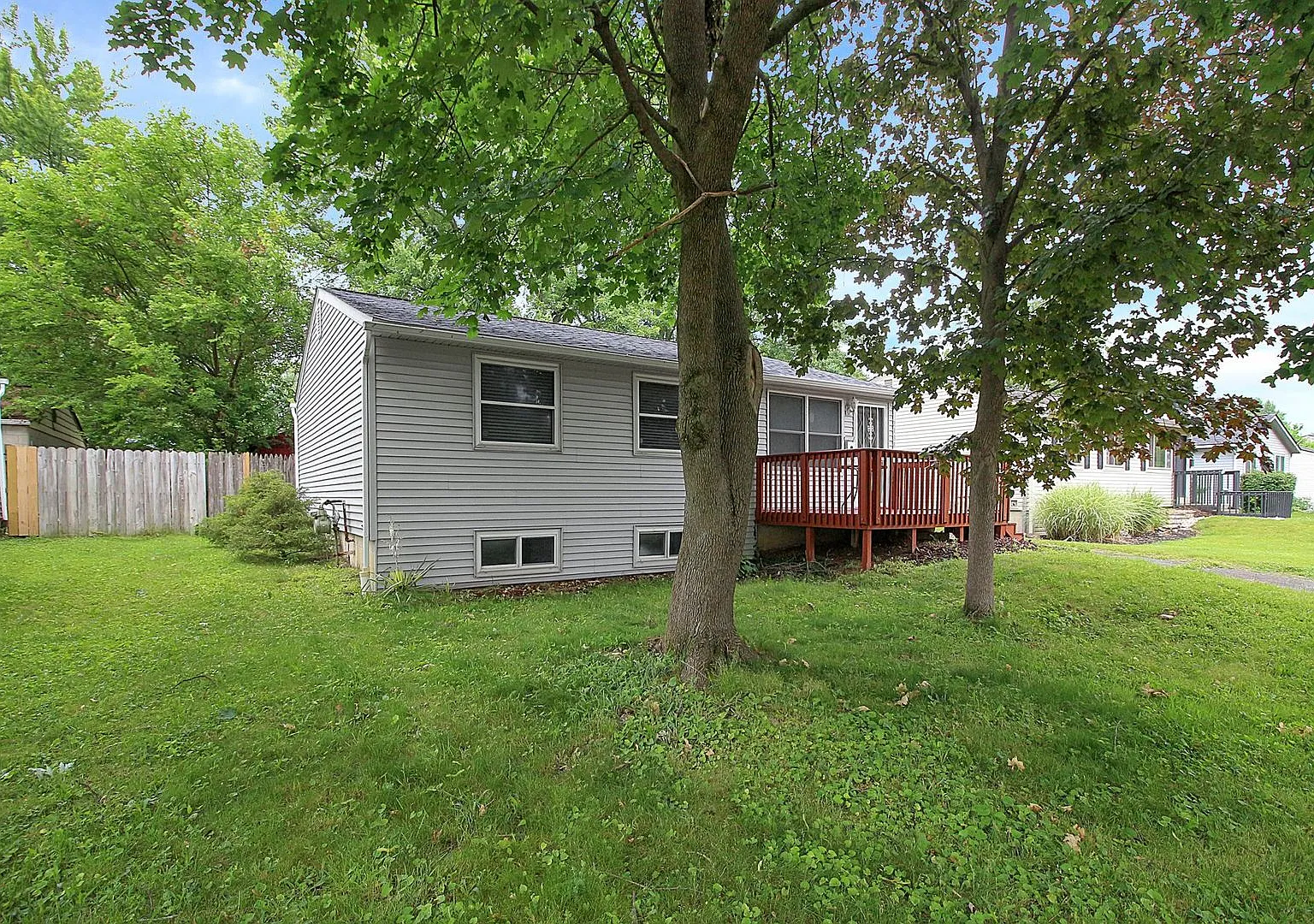 3 Bedroom Home For Rent — Photo 3