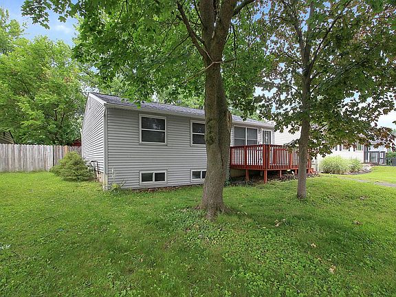 3rd image of 2138 Sprucefield Dr