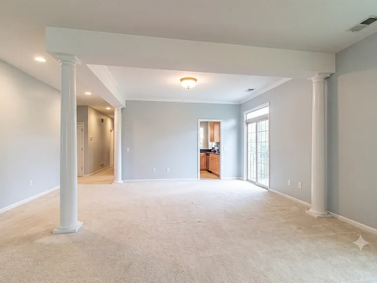 6 Beaconsfield Ct — Photo 4