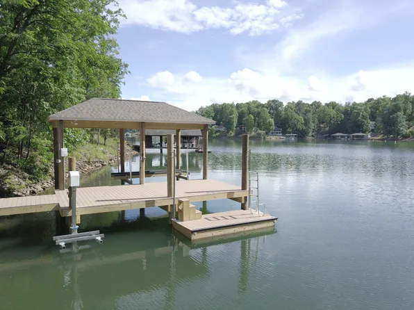 21 Fox Trail Dr, Wirtz, VA 24184