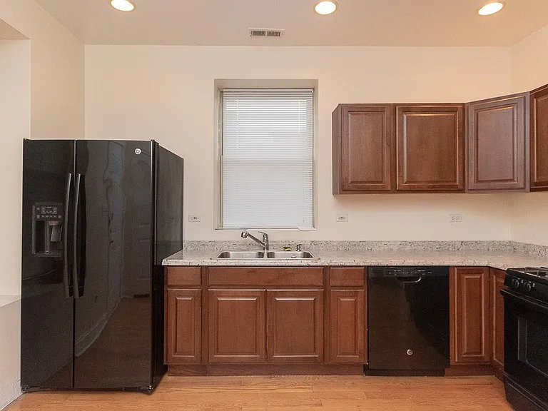 2537 N Kildare Ave #2 — Photo 2