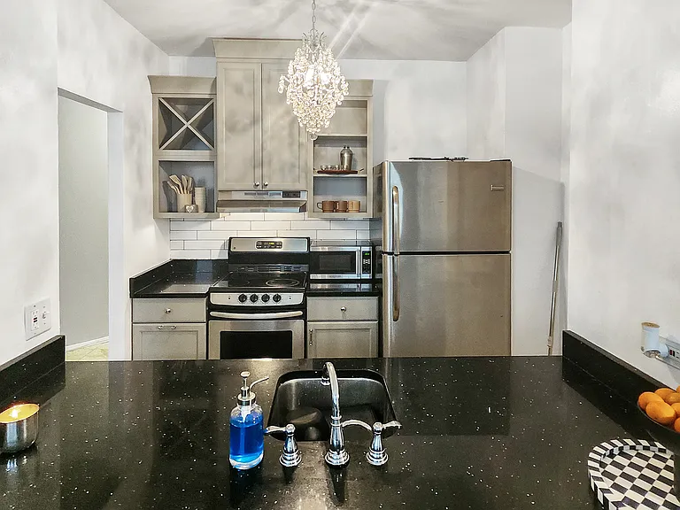 640 S Federal St #404 — Photo 4