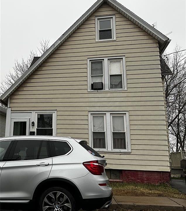 1st image of 6 Burr Ave