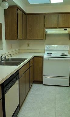 3rd image of 745 SE 8th Ave
