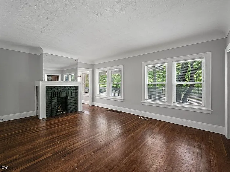 2620 Mayfield Rd #A — Photo 2