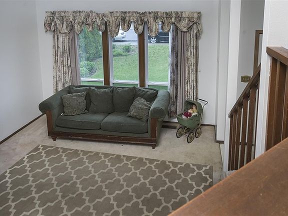 5th image of 3230 E Garnet Ave