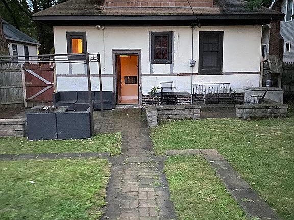 2nd image of 1195 Portland Ave