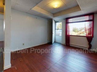 501 W Grant St #5, Hooper, NE 68031