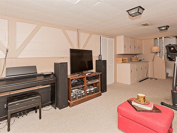 4th image of 1013 Barkston Dr