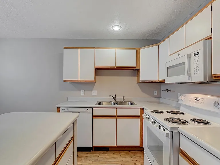 8823 Lincoln St #1 — Photo 10