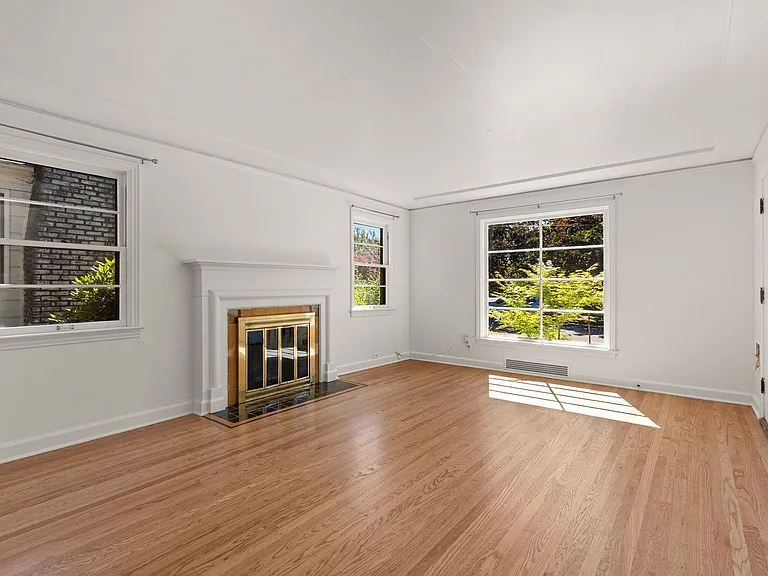 5336 NE 35th Pl — Photo 2