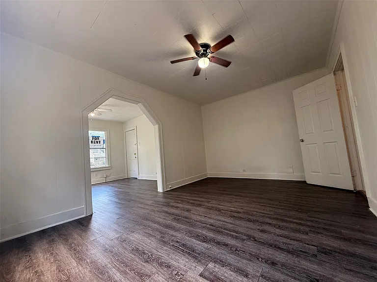 7002 Vandeman St #5 — Photo 4