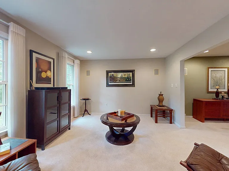 5803 Hall St — Photo 6
