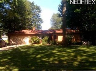 230 Kerrywood Dr, New Middletown, OH 44442