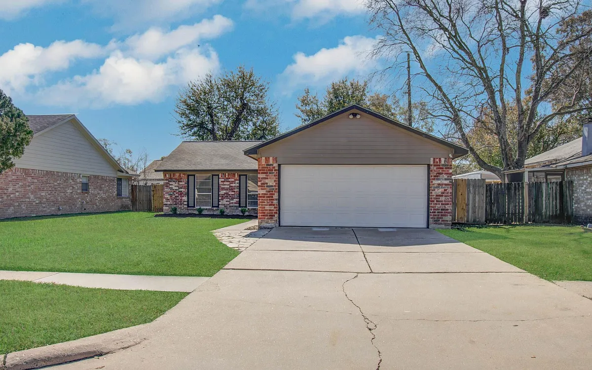 Building Photo - 13843 Rosetta Dr