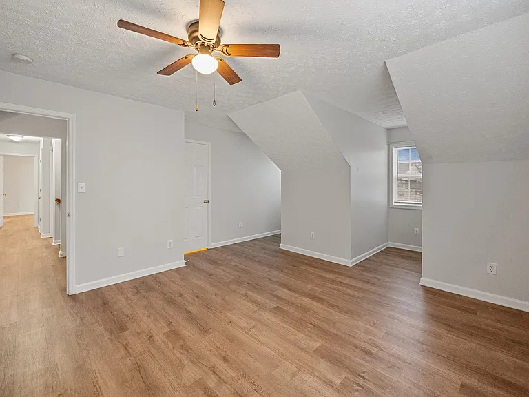 10945 Symington Cir — Photo 25
