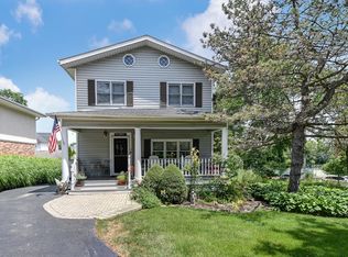 3 Blodgett Ave, Clarendon Hills, IL 60514