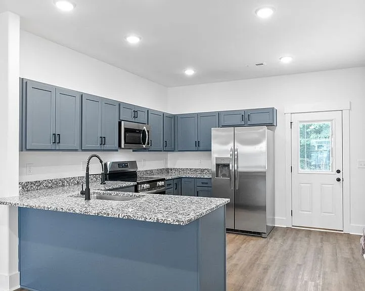 323 Front Ridge Cir — Photo 12