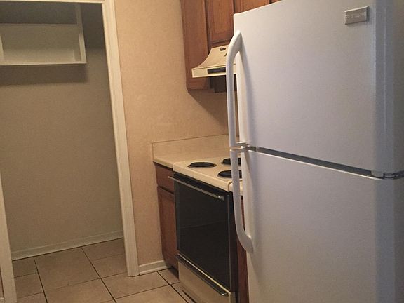 3rd image of 115 Bent Creek Cir N #B