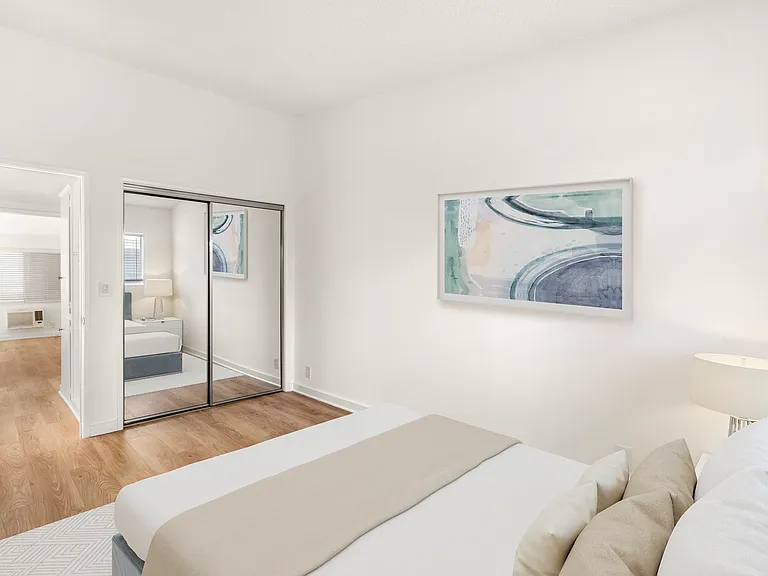 1829 Beloit Ave #8 — Photo 5