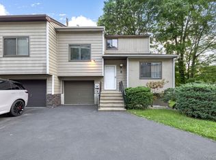 9 Spruce Court, Fishkill, NY 12524