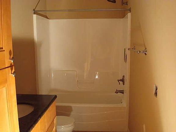 3rd image of 1731 Valley St