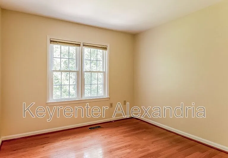 8239 Doctor Craik Ct — Photo 13