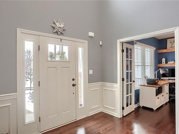 2nd image of 305 Silver View Dr