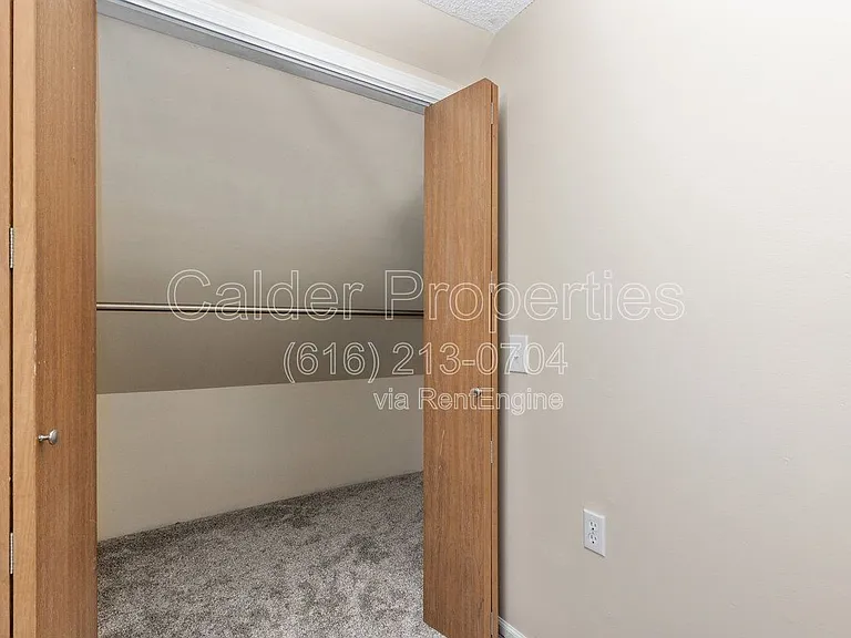 1031 Merrifield St SE — Photo 24