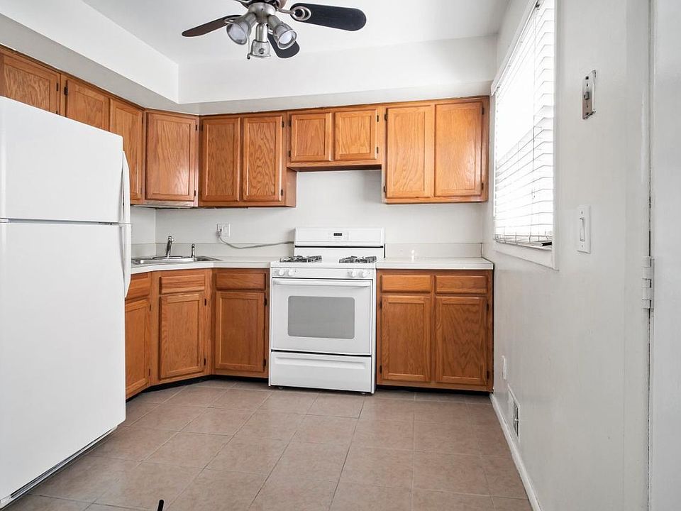 1st image of 59 Ionia Ave Floor 1