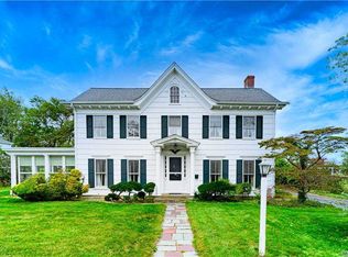 66 E Lake Dr, Amityville, NY 11701