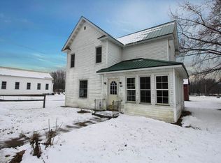 702 E Main St, Wauzeka, WI 53826