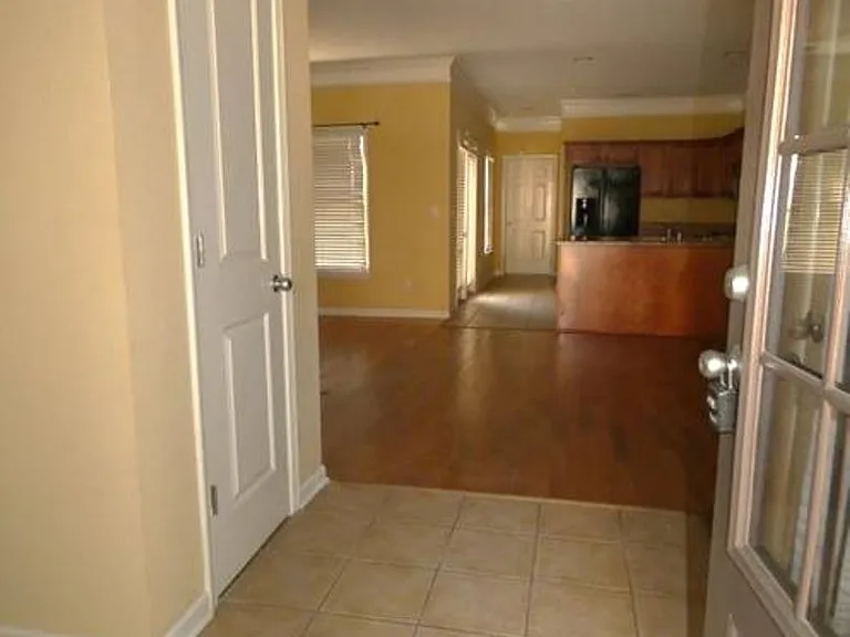 1543 Inverness Cove Ln — Photo 4