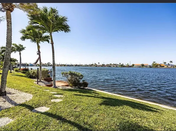 613 SW 49th Ln, Cape Coral, FL 33914