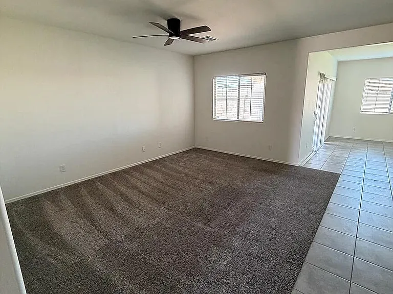 4816 S 111th Dr — Photo 2