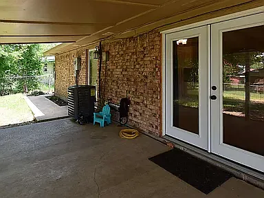 123 SE Surrey Ln — Photo 14
