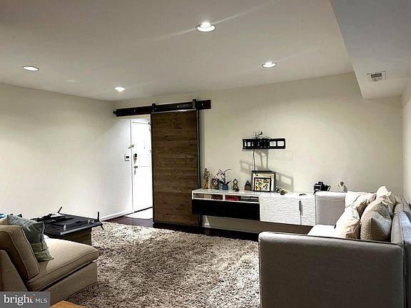 3rd image of 4349 Americana Dr APT 103