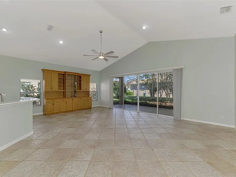 5271 Highbury Cir — Photo 9